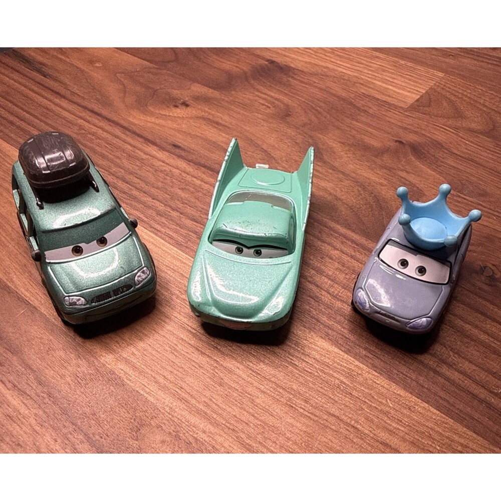 Disney Pixar Mattel Die Cast Car Lot "Cars" Flo, Van & Darla Vanderson